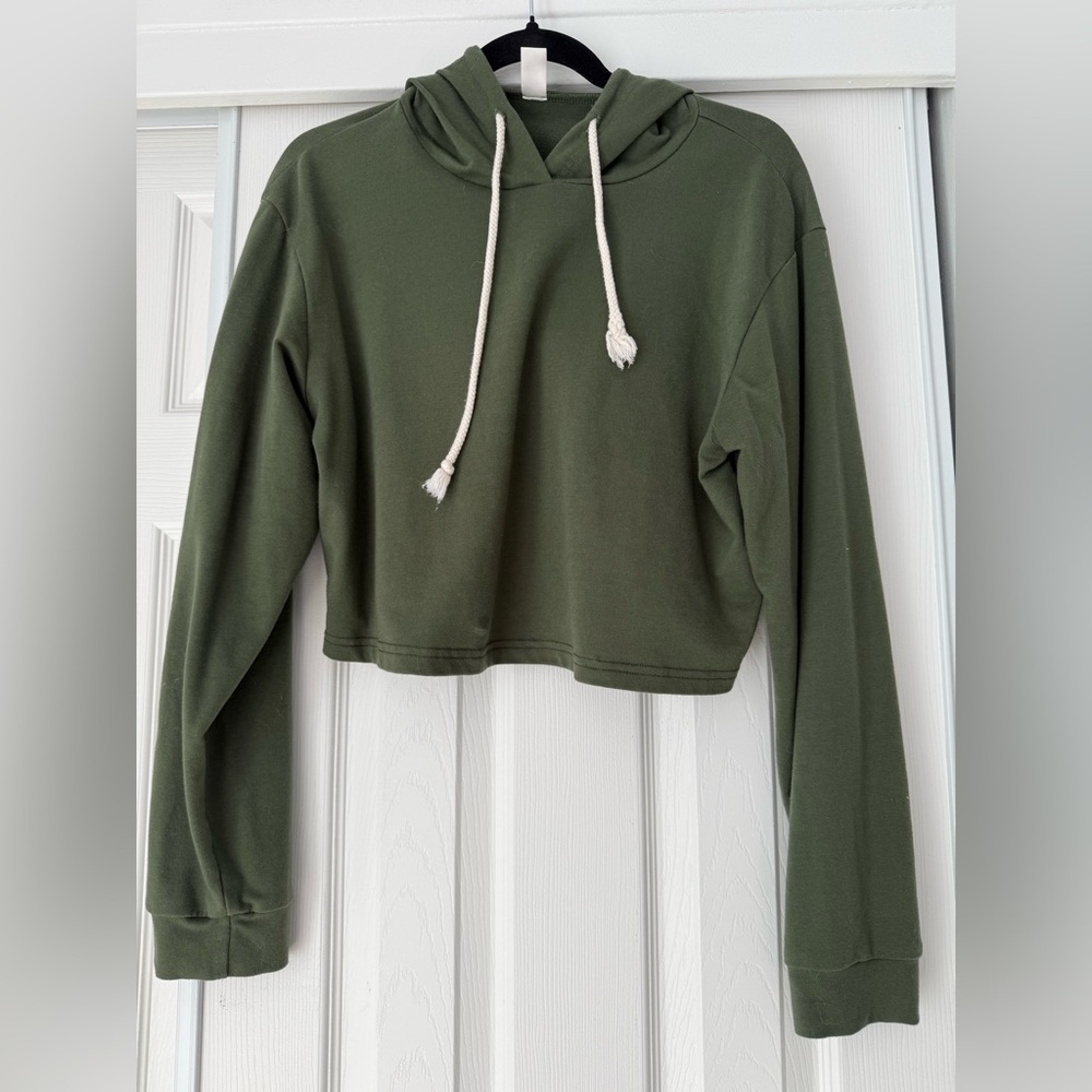 Green cropped sweatshirt